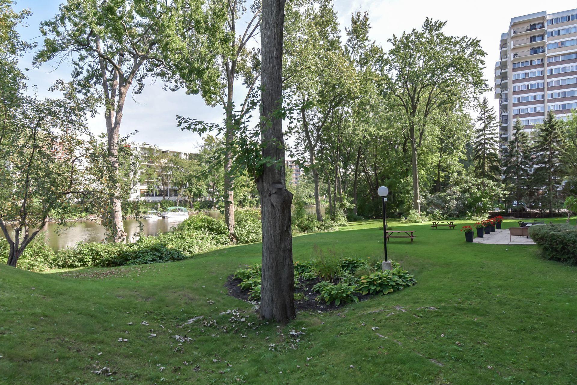 









2505


Av. du Havre-des-Îles

, 404,
Laval (Chomedey),




QC
H7W4X9

