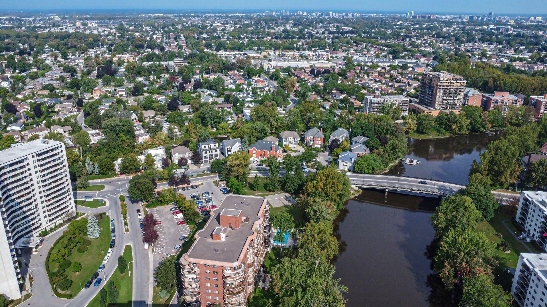 









2505


Av. du Havre-des-Îles

, 404,
Laval (Chomedey),




QC
H7W4X9


