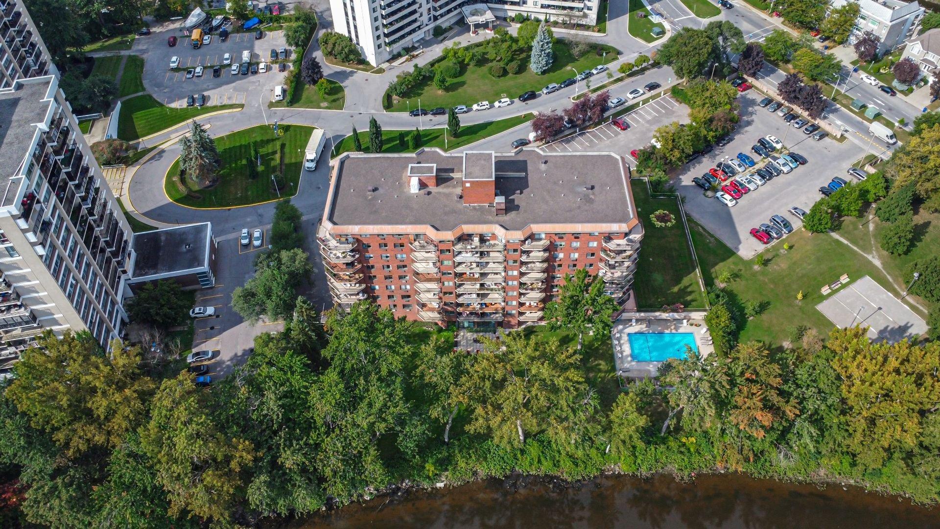 









2505


Av. du Havre-des-Îles

, 404,
Laval (Chomedey),




QC
H7W4X9

