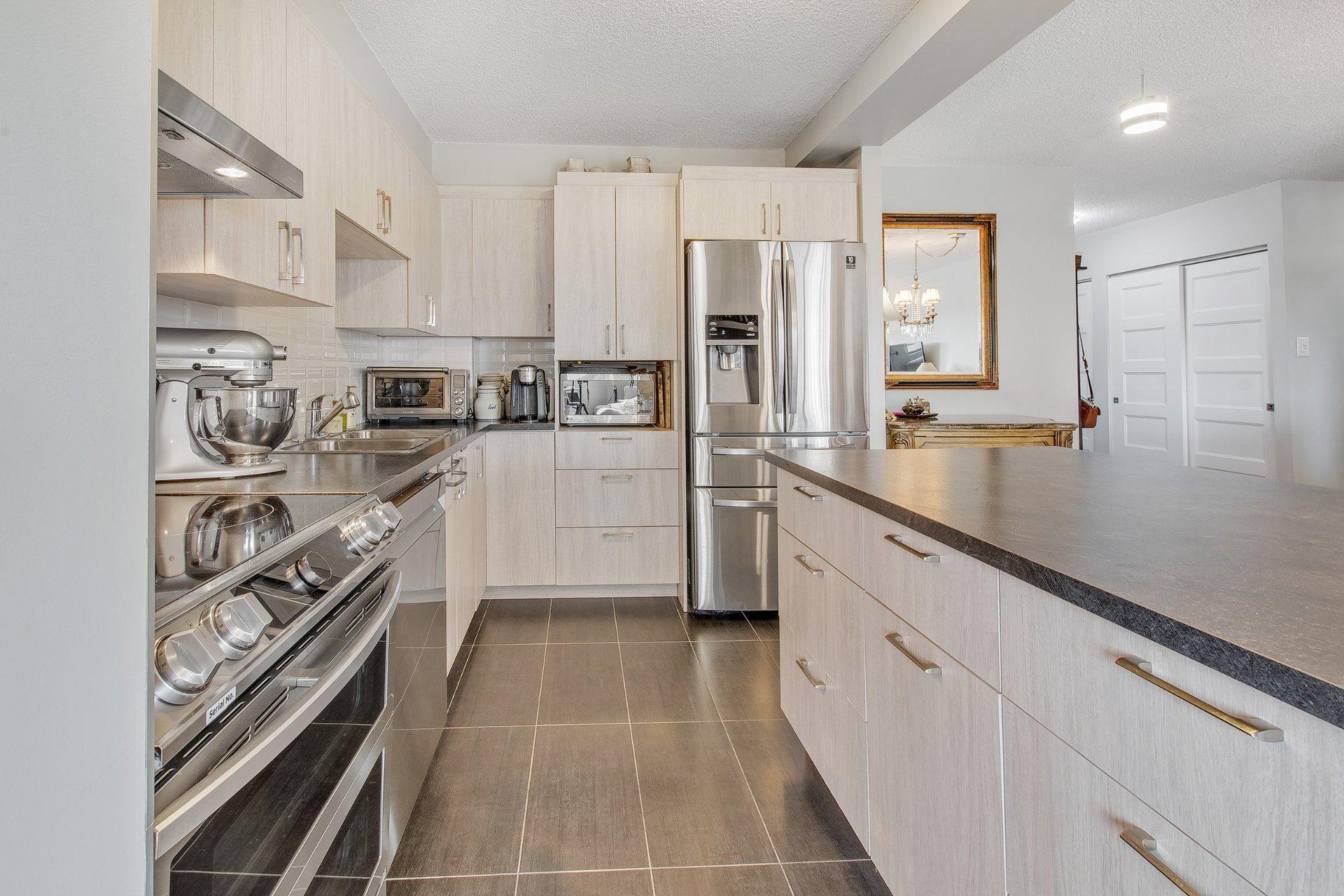 









2505


Av. du Havre-des-Îles

, 404,
Laval (Chomedey),




QC
H7W4X9

