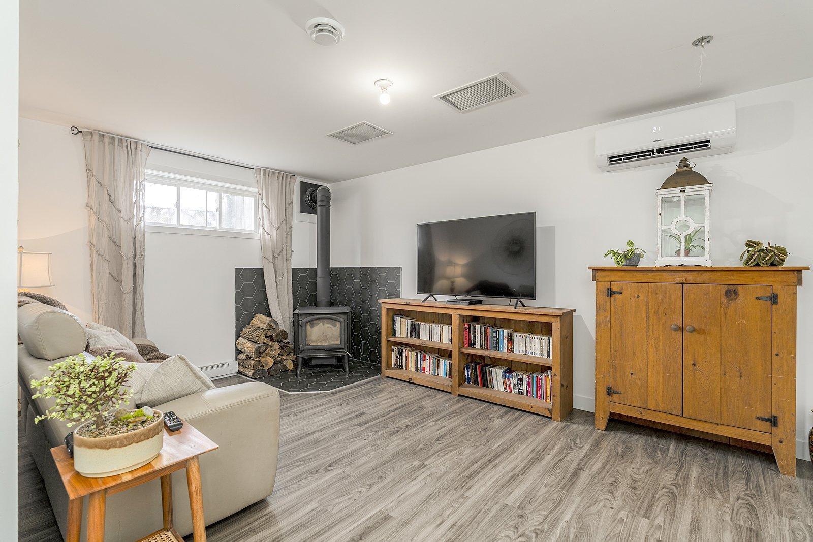 









370


Rue Céline

,
Waterville,




QC
J0B3H0

