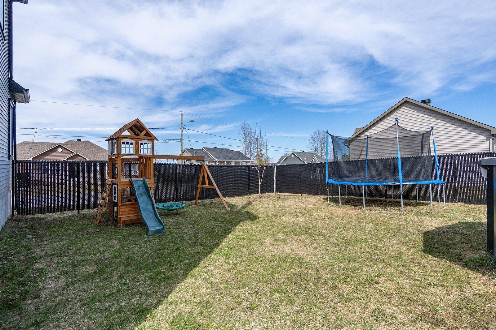 









370


Rue Céline

,
Waterville,




QC
J0B3H0

