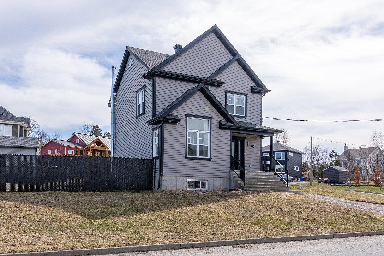 









370


Rue Céline

,
Waterville,




QC
J0B3H0

