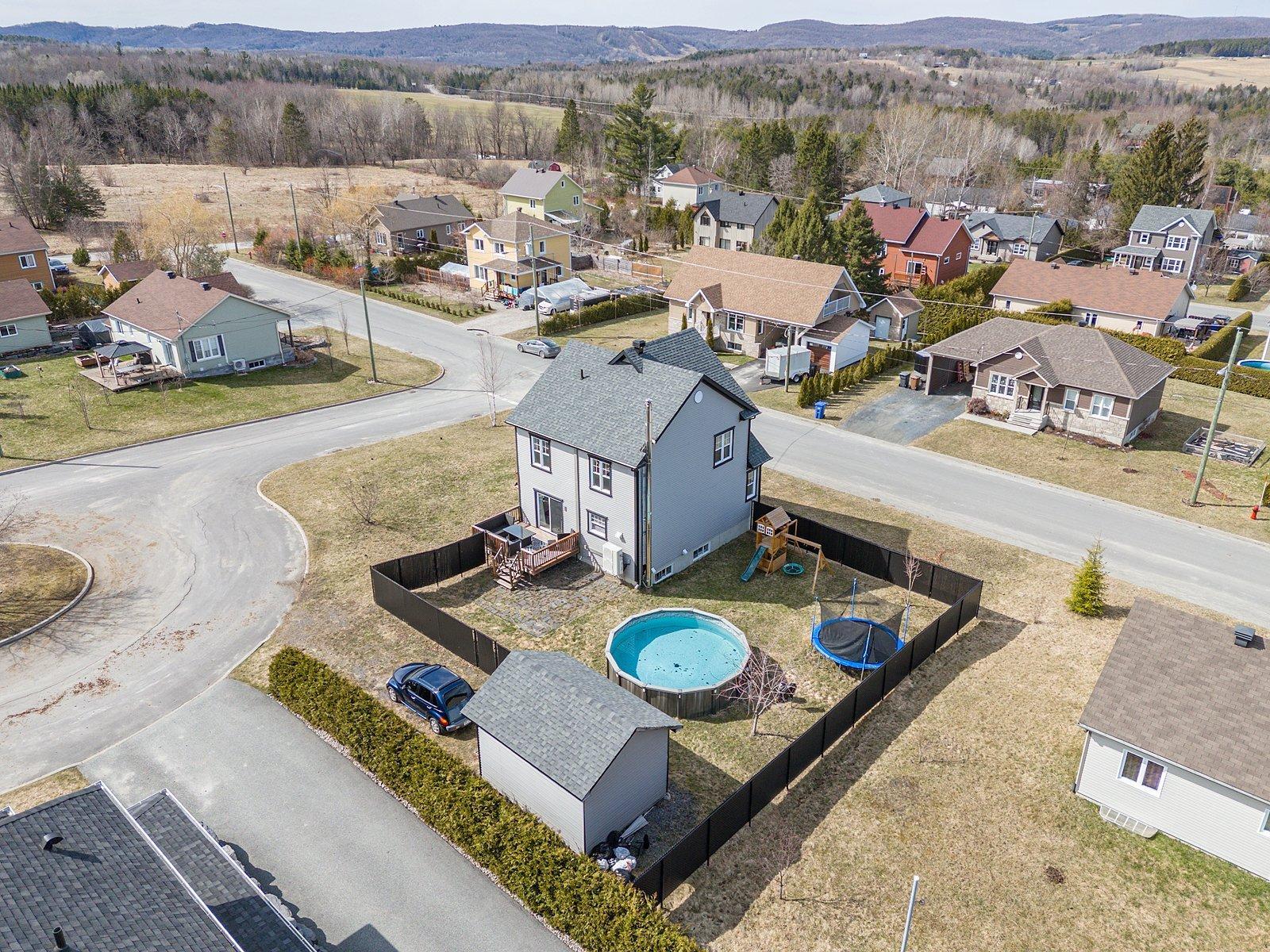 









370


Rue Céline

,
Waterville,




QC
J0B3H0

