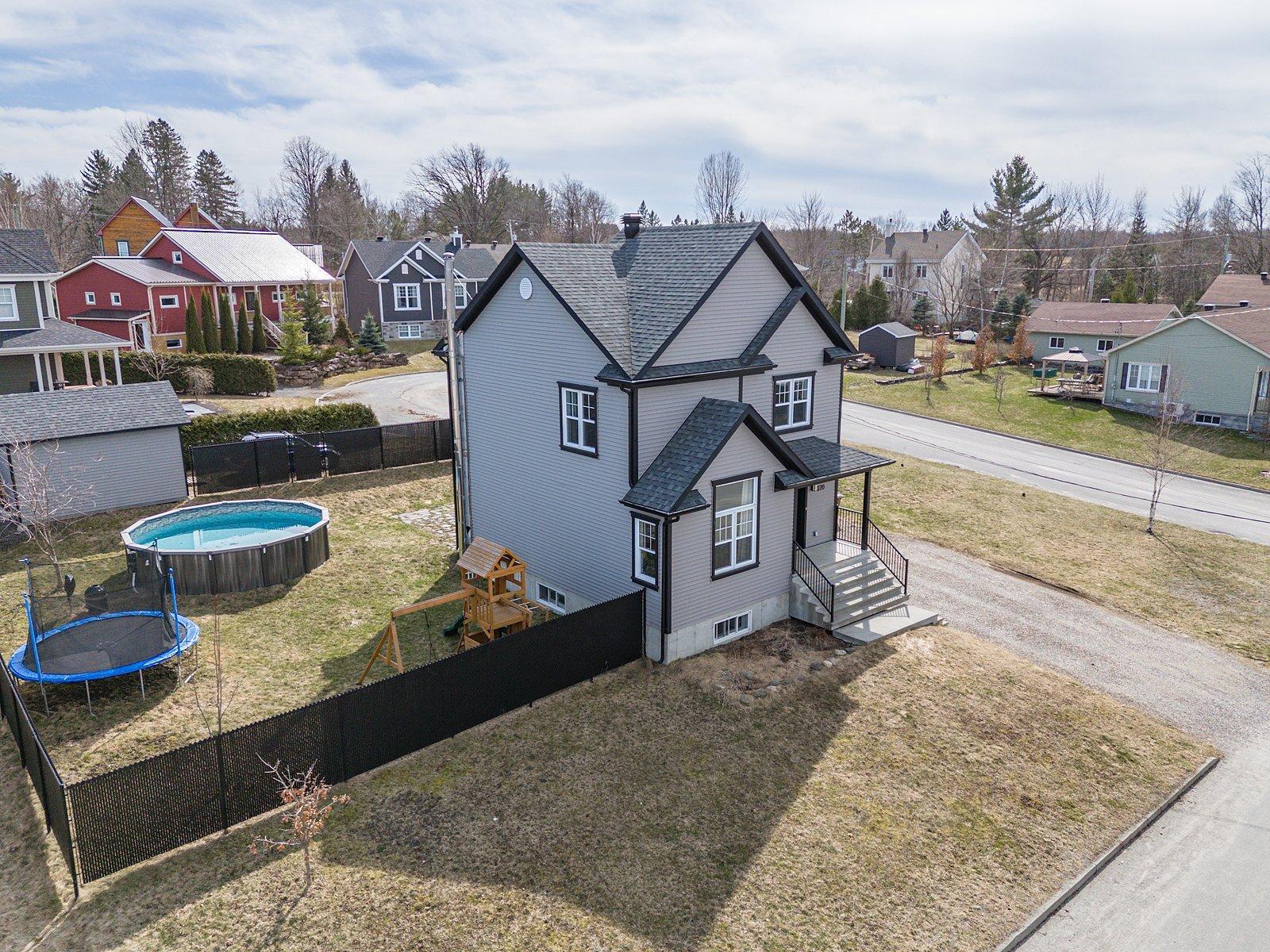









370


Rue Céline

,
Waterville,




QC
J0B3H0

