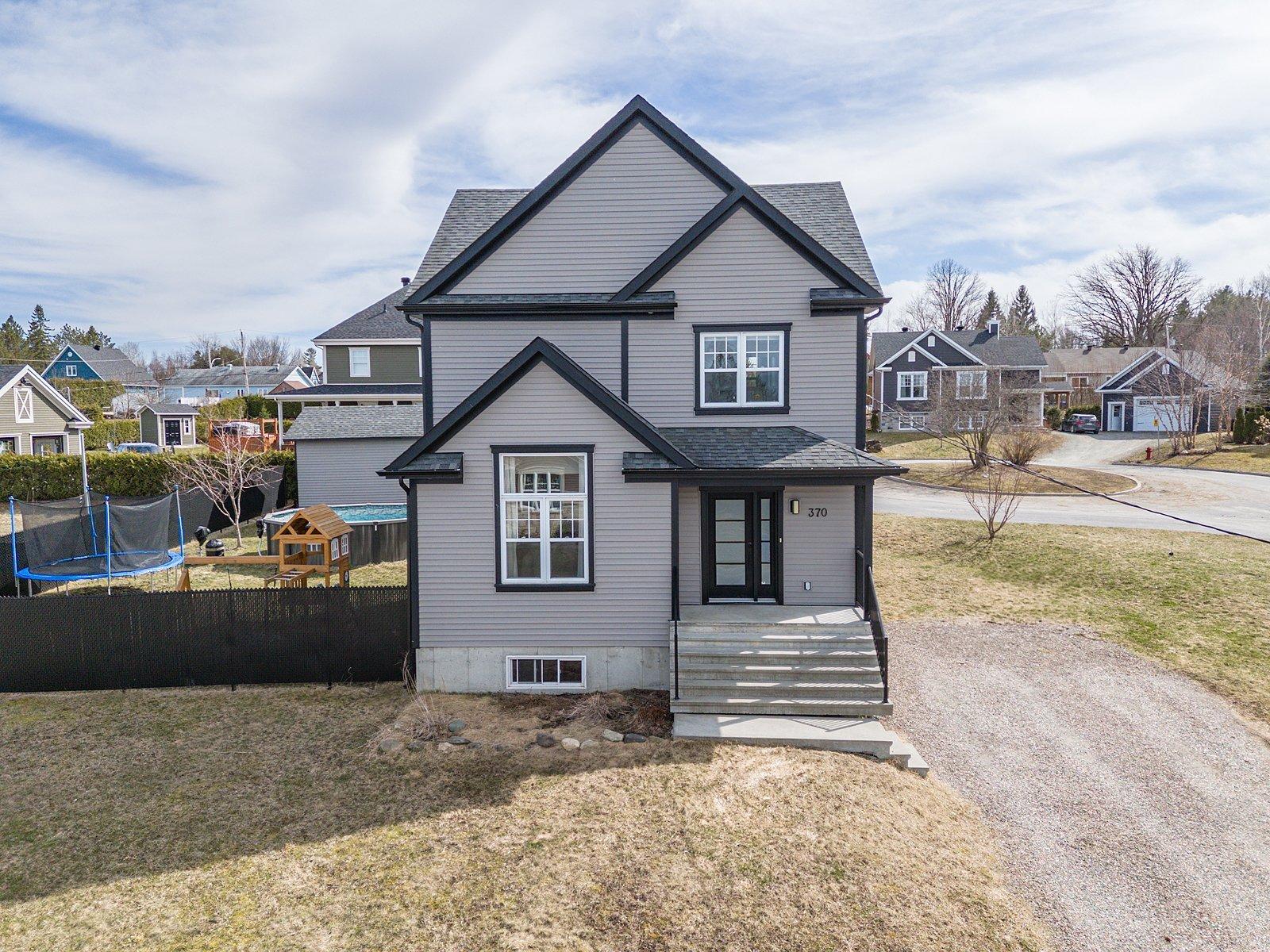 









370


Rue Céline

,
Waterville,




QC
J0B3H0

