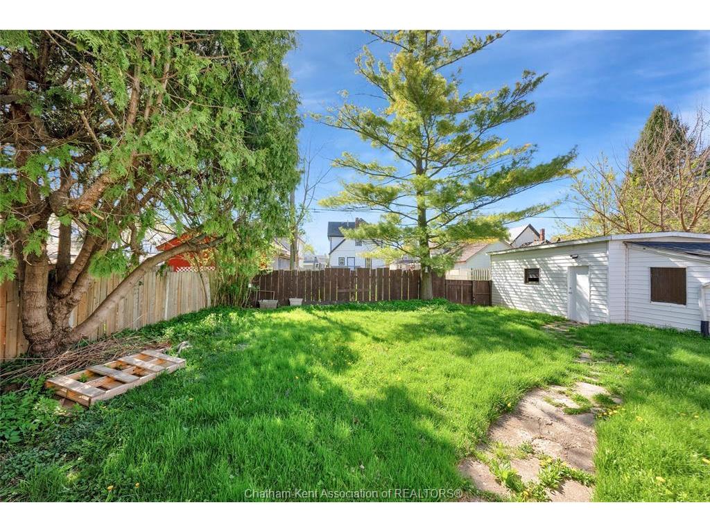 









12


Gray

Street,
Chatham,




ON
N7M 1S6

