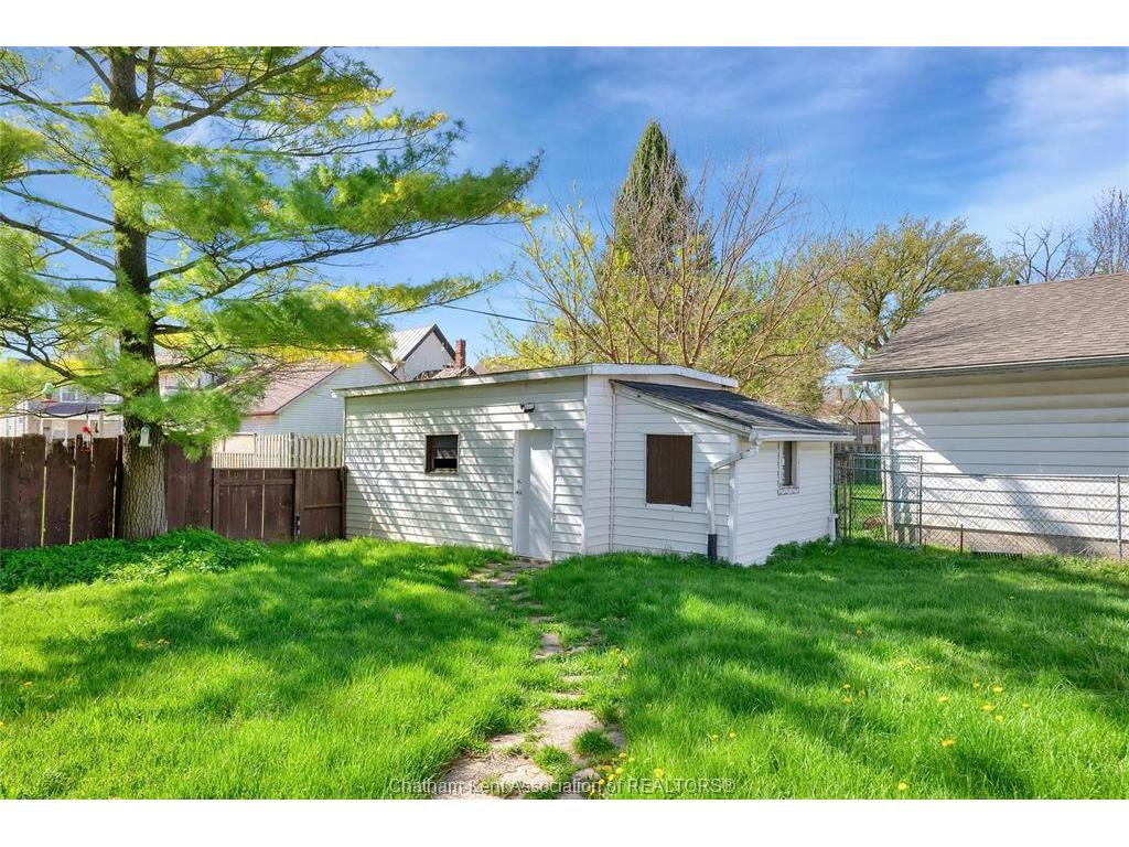 









12


Gray

Street,
Chatham,




ON
N7M 1S6

