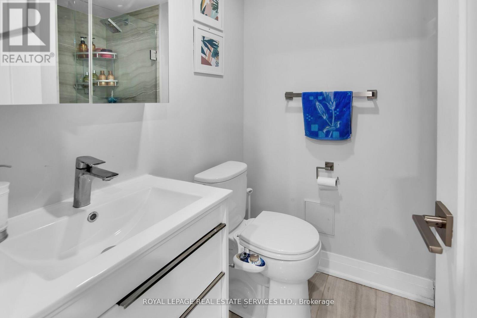 












2006 - 30 WELLINGTON STREET E

,
Toronto,




Ontario
M5E1S3

