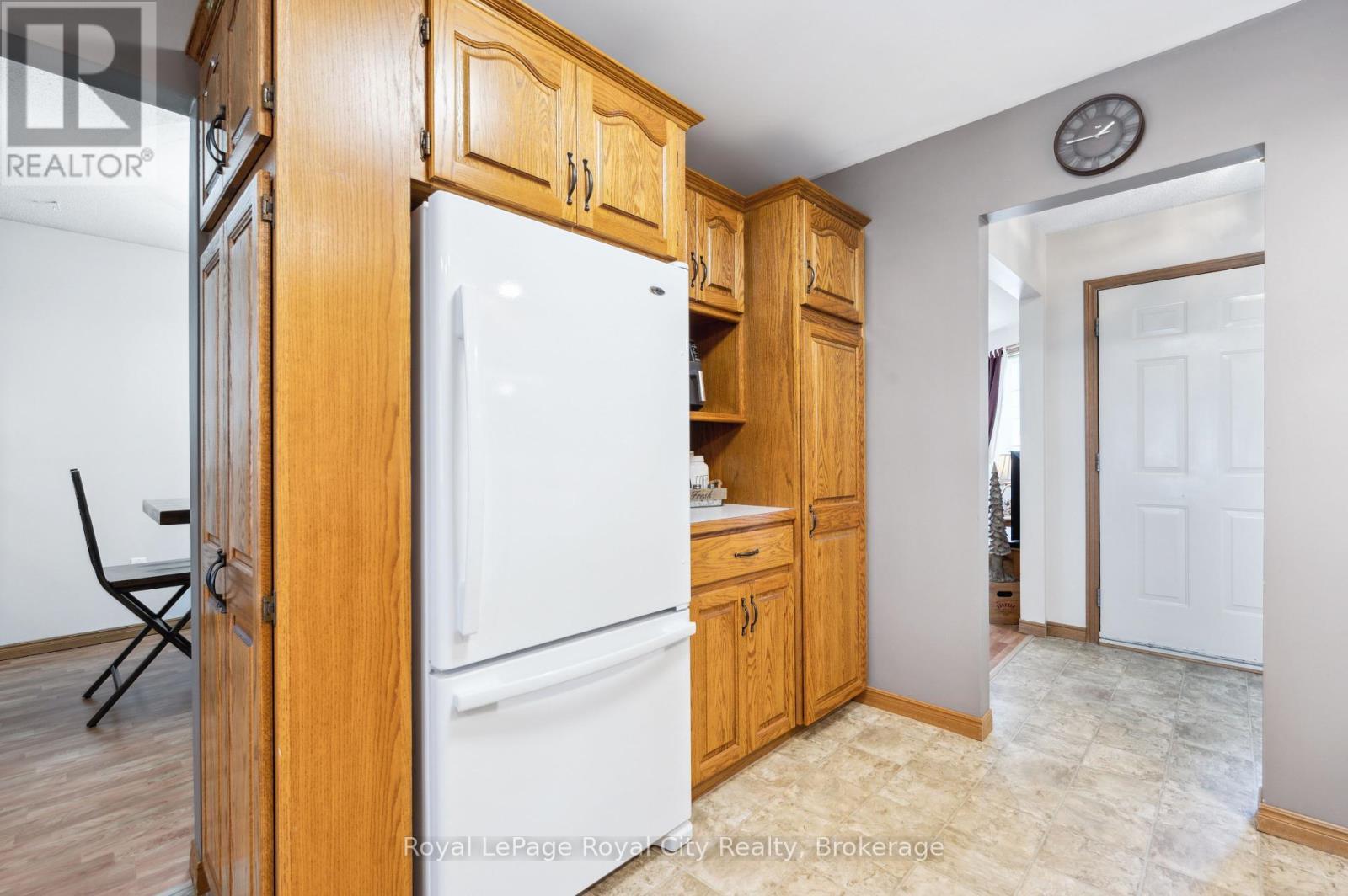 












320 BELL STREET

,
Minto (Palmerston),




Ontario
N0G2P0

