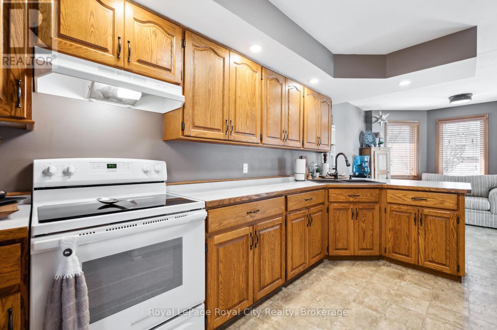 












320 BELL STREET

,
Minto (Palmerston),




Ontario
N0G2P0

