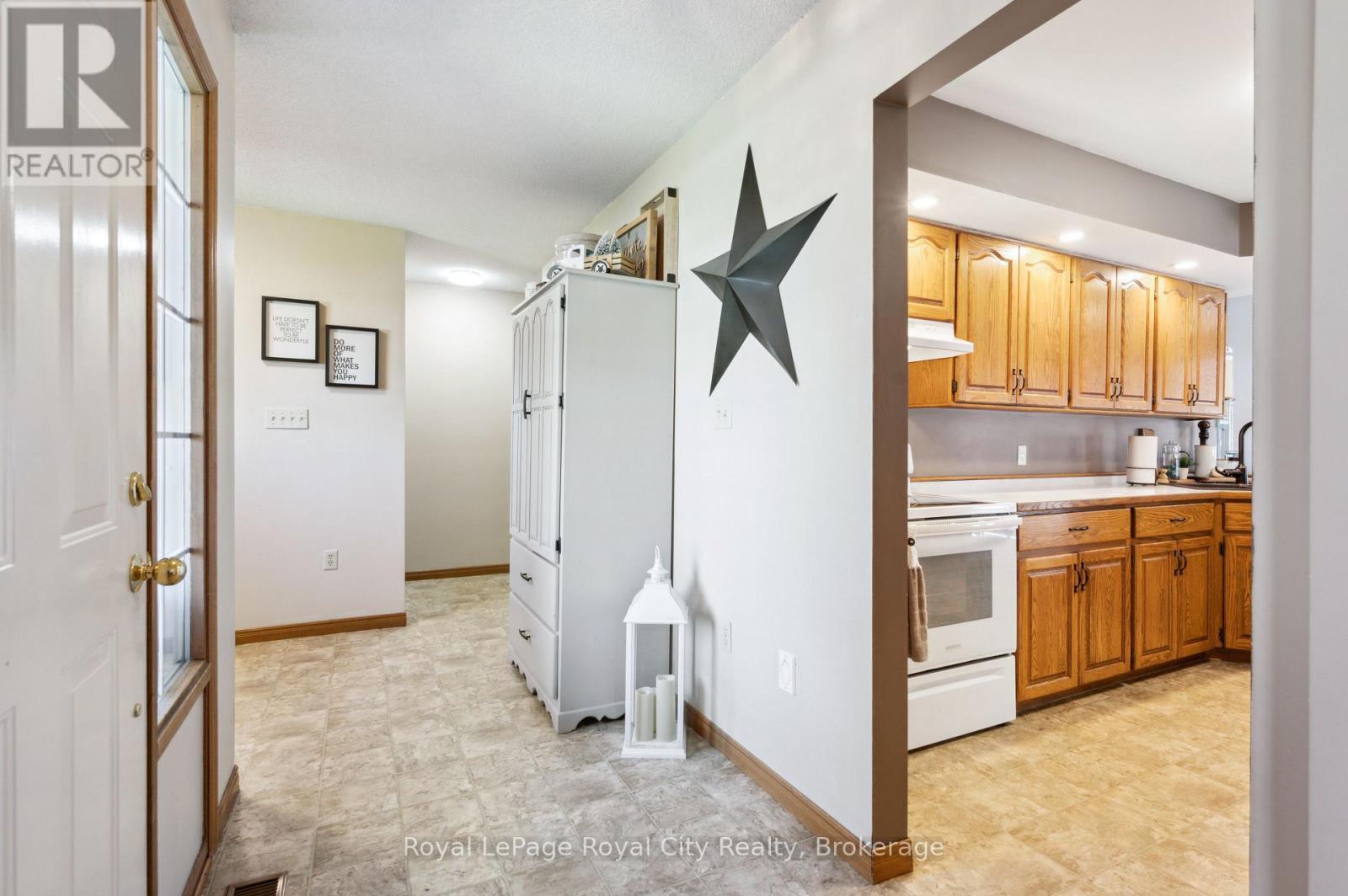 












320 BELL STREET

,
Minto (Palmerston),




Ontario
N0G2P0

