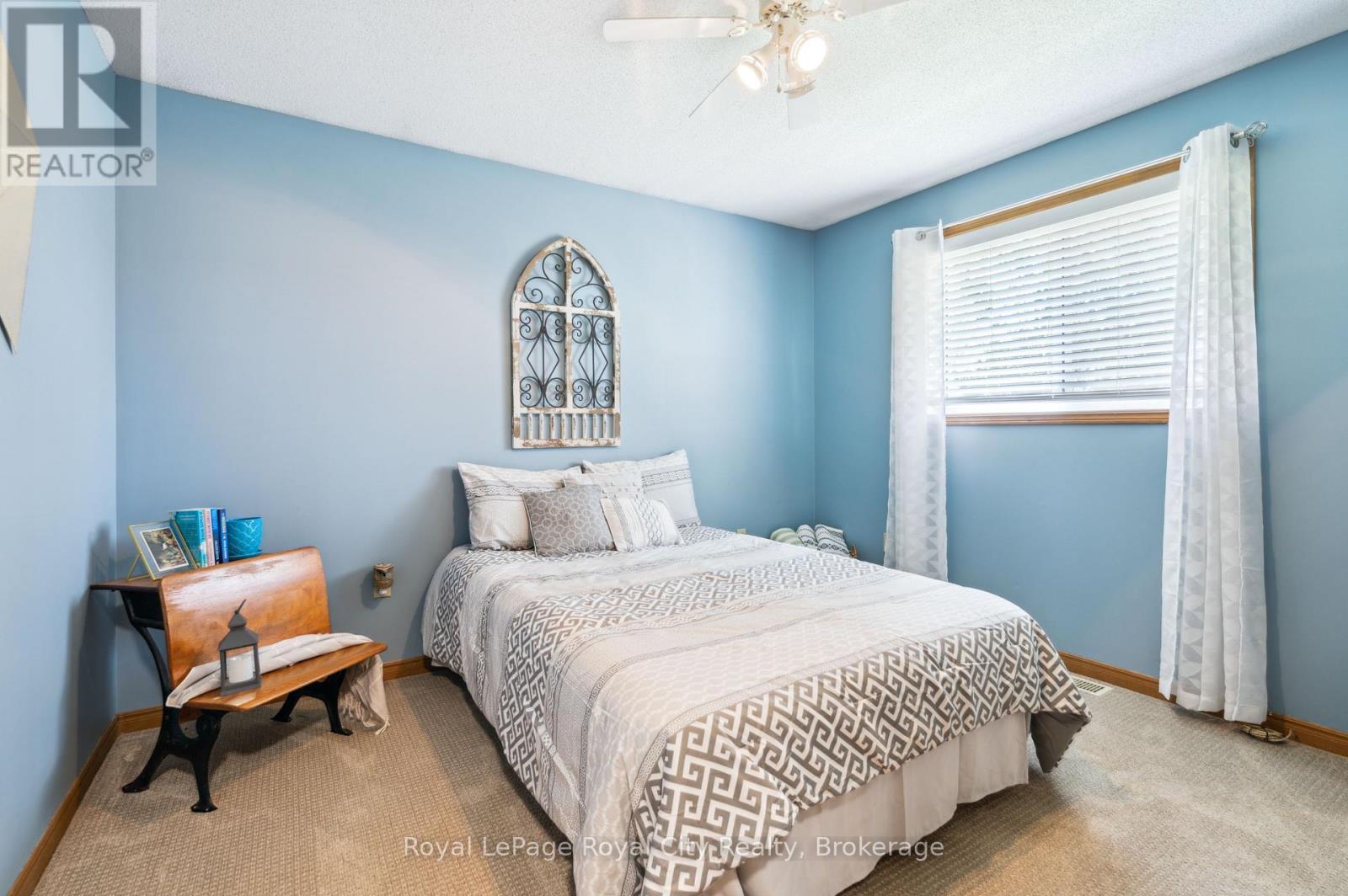 












320 BELL STREET

,
Minto (Palmerston),




Ontario
N0G2P0

