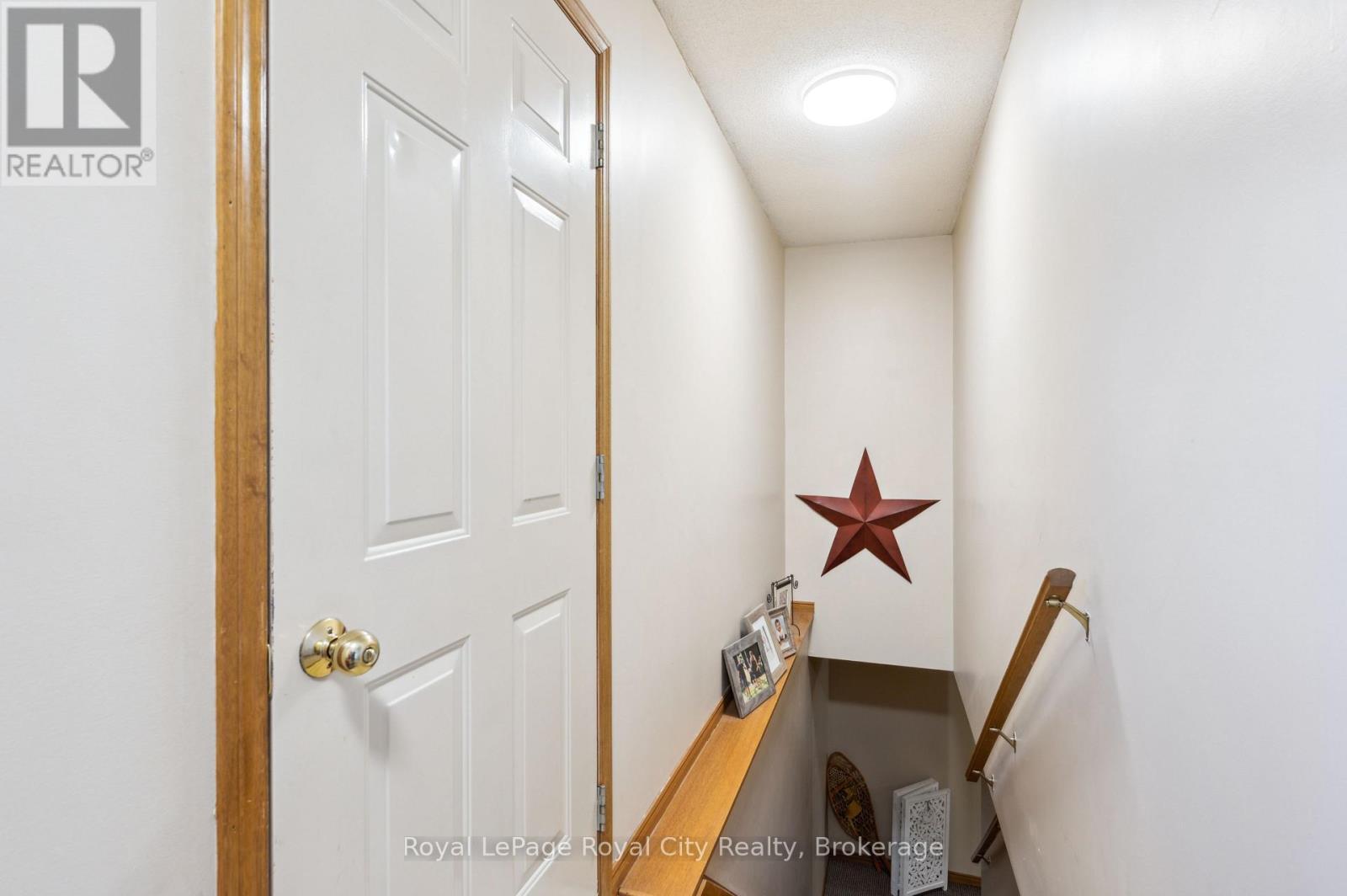 












320 BELL STREET

,
Minto (Palmerston),




Ontario
N0G2P0

