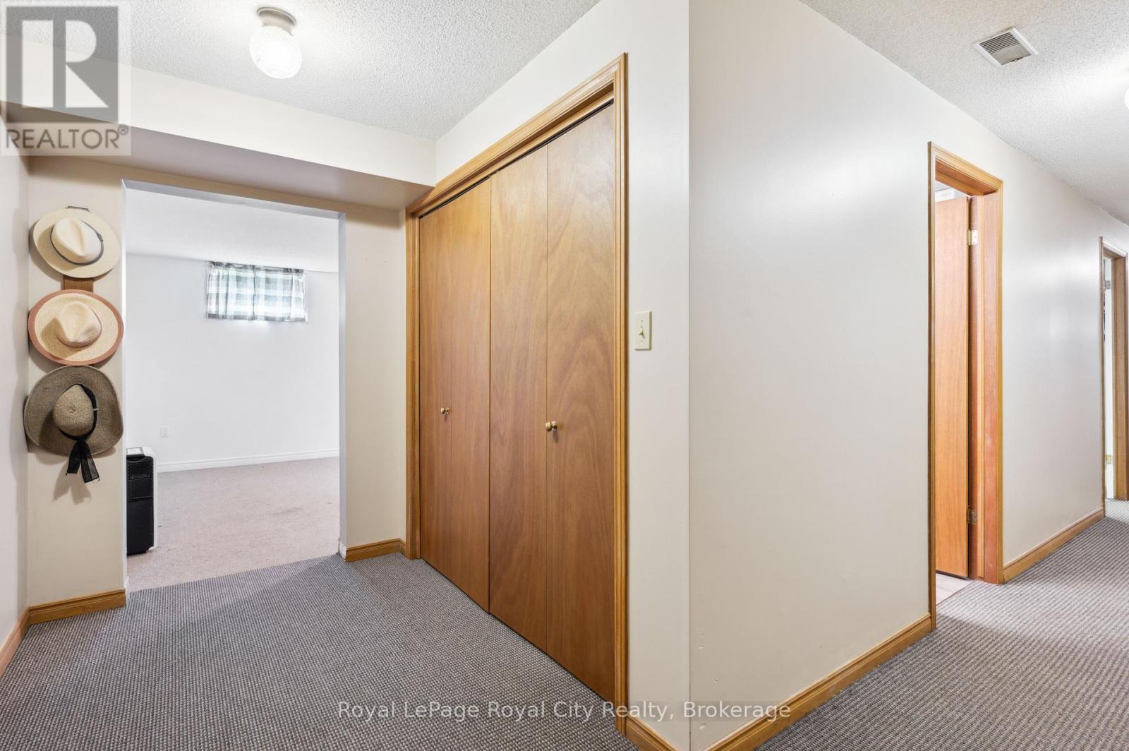 












320 BELL STREET

,
Minto (Palmerston),




Ontario
N0G2P0

