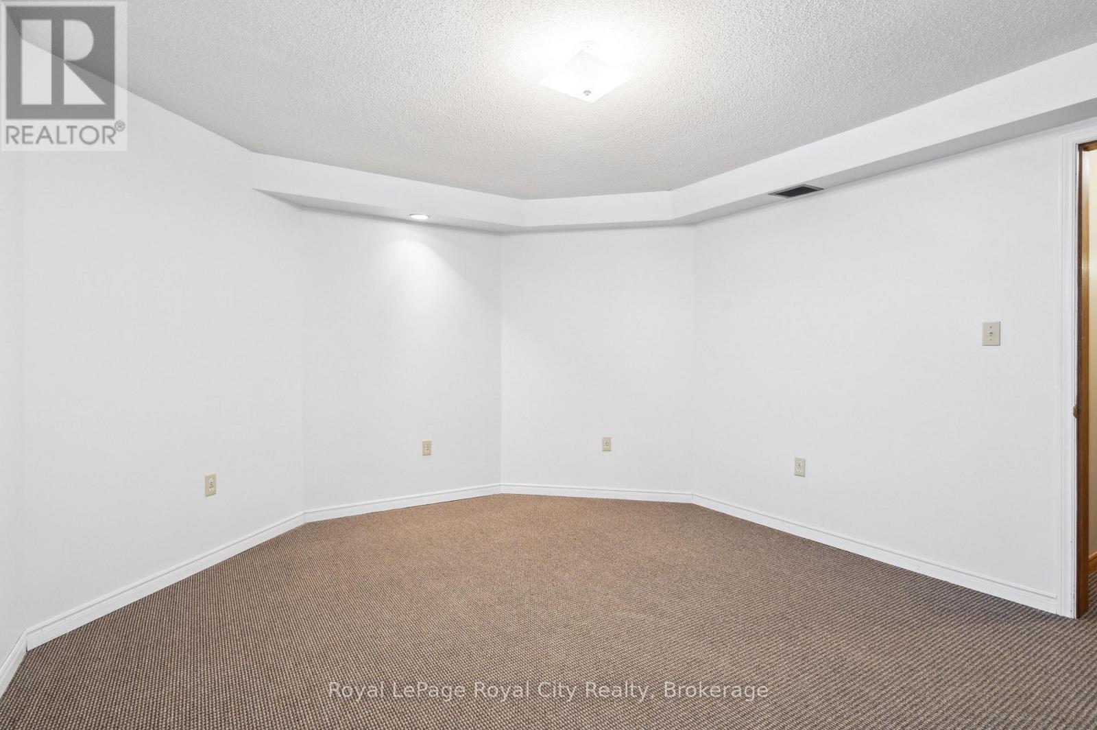 












320 BELL STREET

,
Minto (Palmerston),




Ontario
N0G2P0

