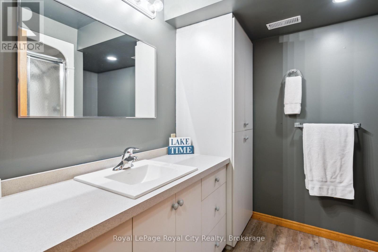 












320 BELL STREET

,
Minto (Palmerston),




Ontario
N0G2P0

