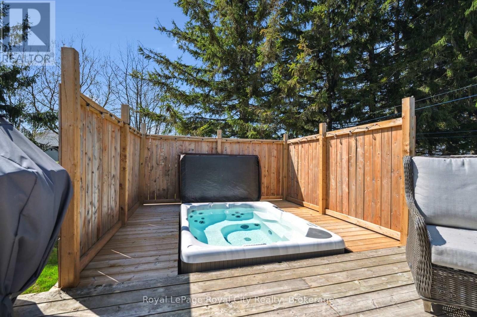 












320 BELL STREET

,
Minto (Palmerston),




Ontario
N0G2P0

