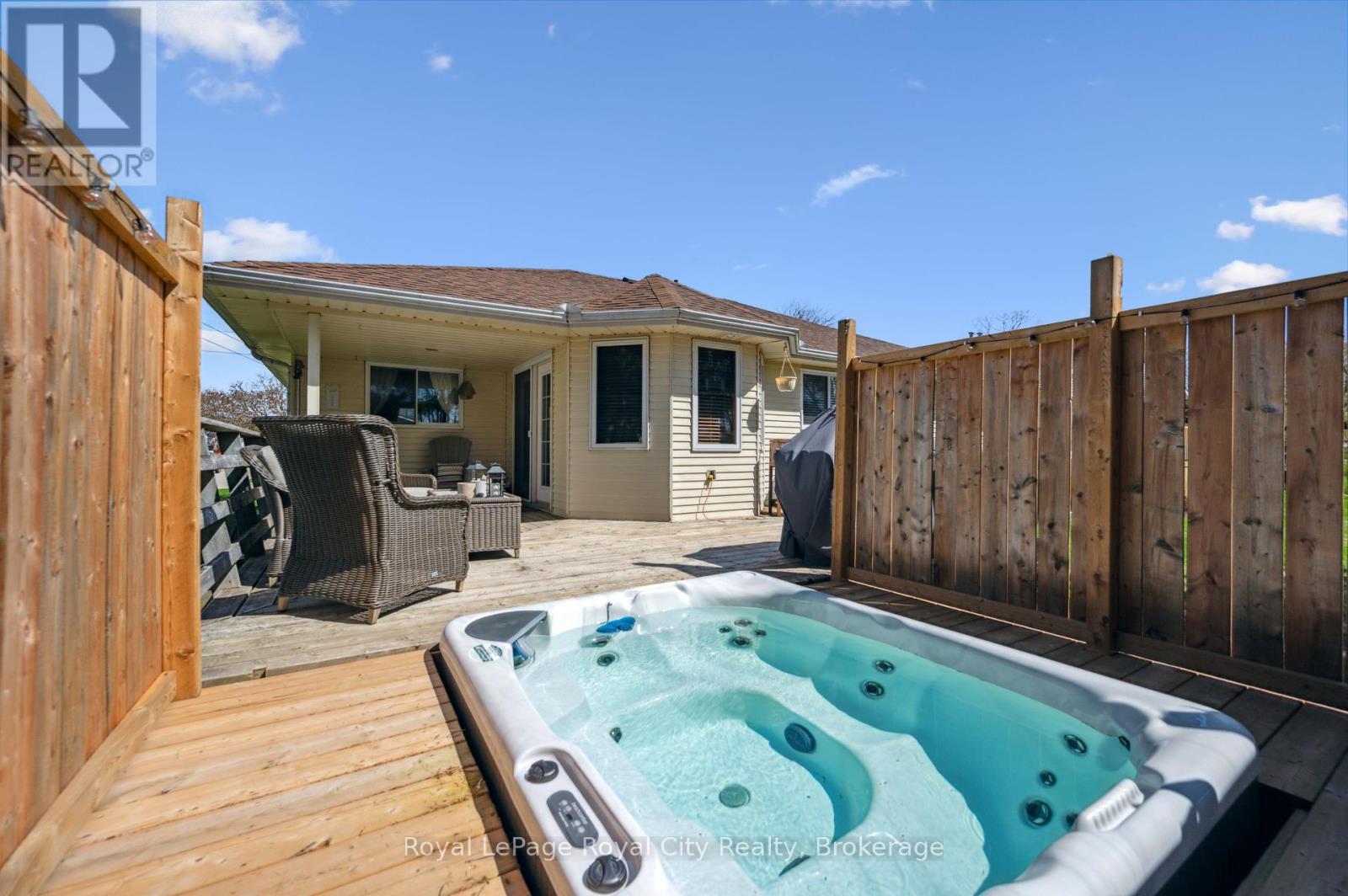 












320 BELL STREET

,
Minto (Palmerston),




Ontario
N0G2P0

