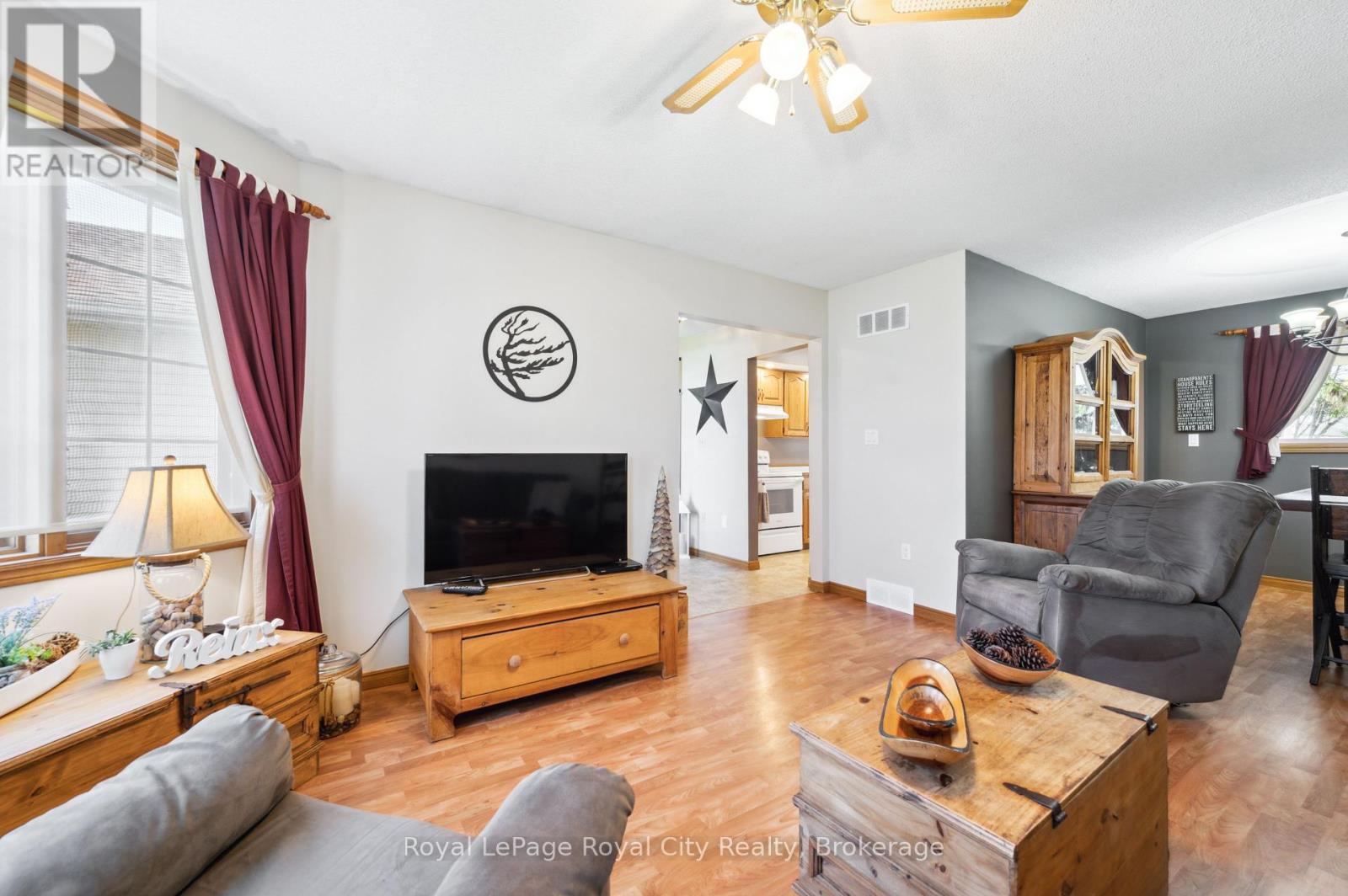 












320 BELL STREET

,
Minto (Palmerston),




Ontario
N0G2P0

