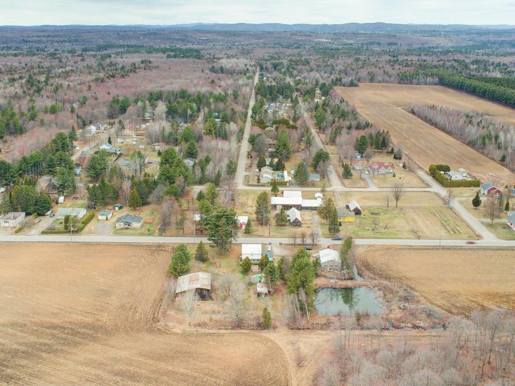 









4342


Rg du Cordon

,
Saint-Jacques,




QC
J0K2R0


