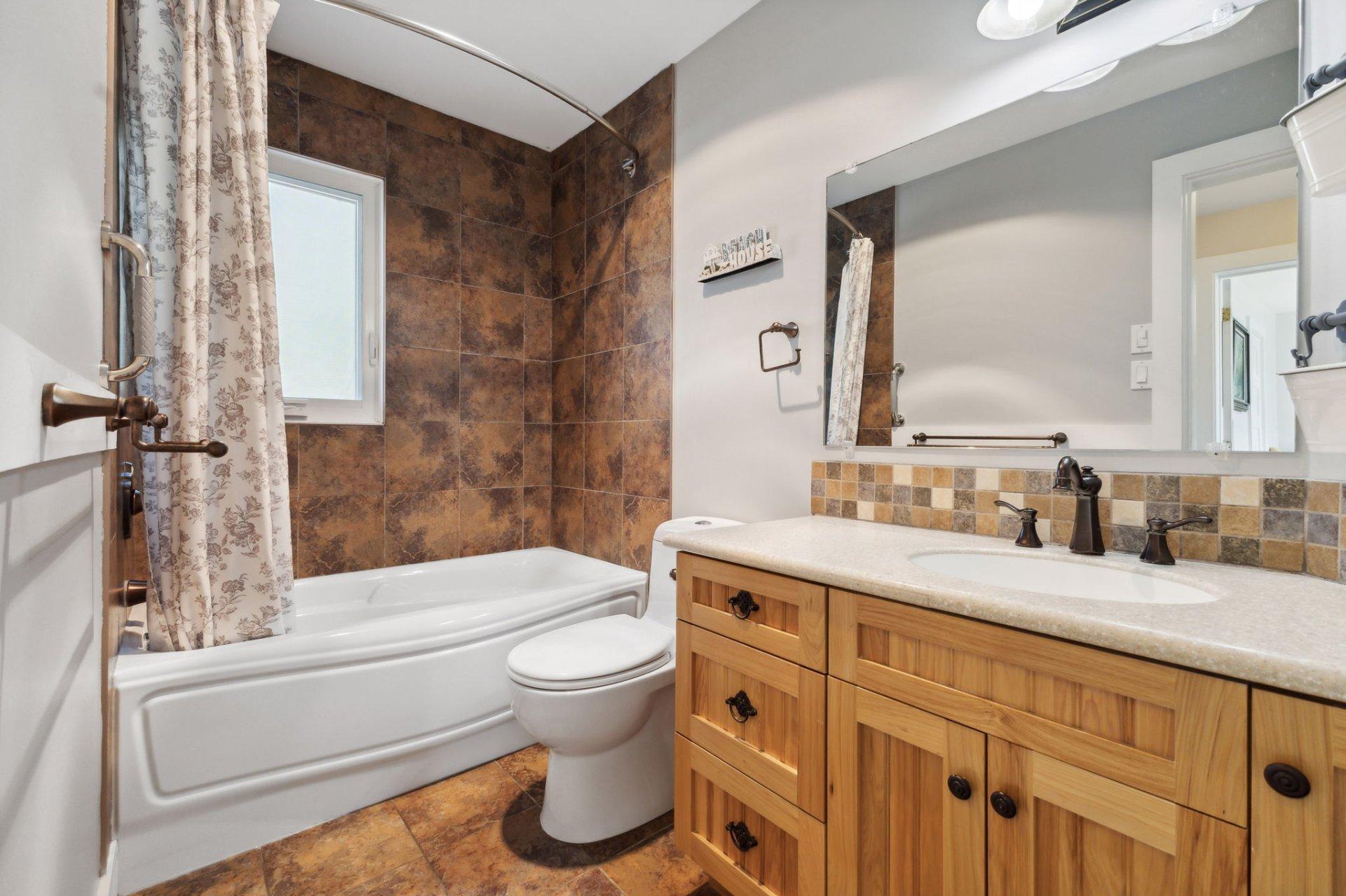 









5


Rue Norvic

,
Clarendon,




QC
J0X2Y0


