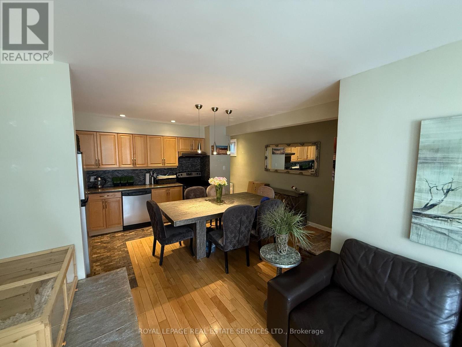 












2 - 475 WINONA DRIVE

,
Toronto,




Ontario
M6C3V2

