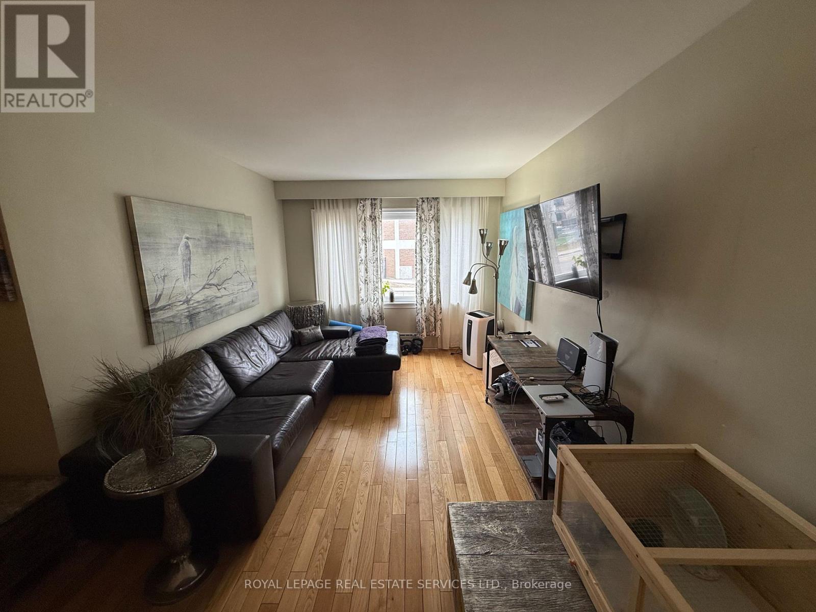 












2 - 475 WINONA DRIVE

,
Toronto,




Ontario
M6C3V2

