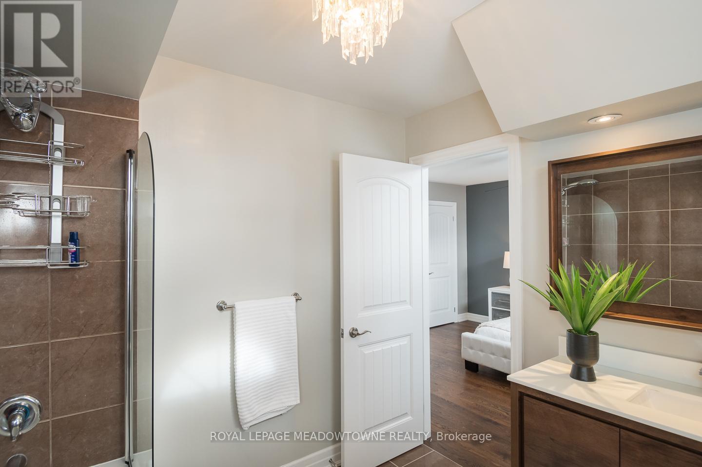 












200 HOLLOWAY TERRACE

,
Milton,




Ontario
L9T0R8

