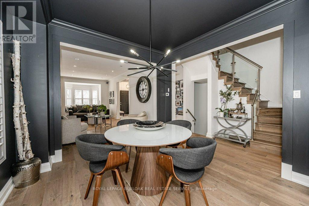 












5 - 1061 NORTH SHORE BOULEVARD E

,
Burlington,




Ontario
L7T1X9

