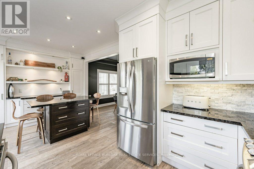 












5 - 1061 NORTH SHORE BOULEVARD E

,
Burlington,




Ontario
L7T1X9

