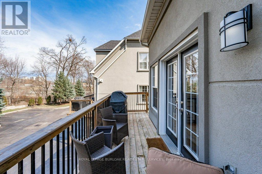 












5 - 1061 NORTH SHORE BOULEVARD E

,
Burlington,




Ontario
L7T1X9

