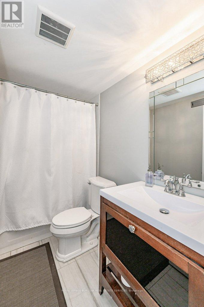 












5 - 1061 NORTH SHORE BOULEVARD E

,
Burlington,




Ontario
L7T1X9

