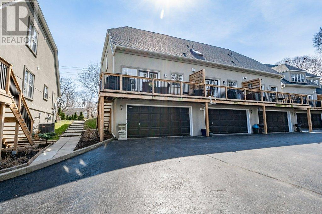 












5 - 1061 NORTH SHORE BOULEVARD E

,
Burlington,




Ontario
L7T1X9

