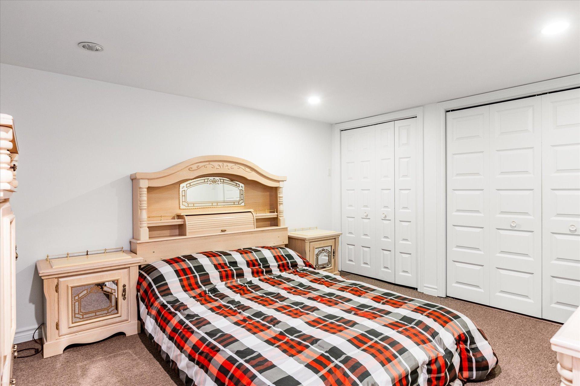 









625

 - 631


Av. de Grand-Mère

,
Shawinigan,




QC
G9T2H6

