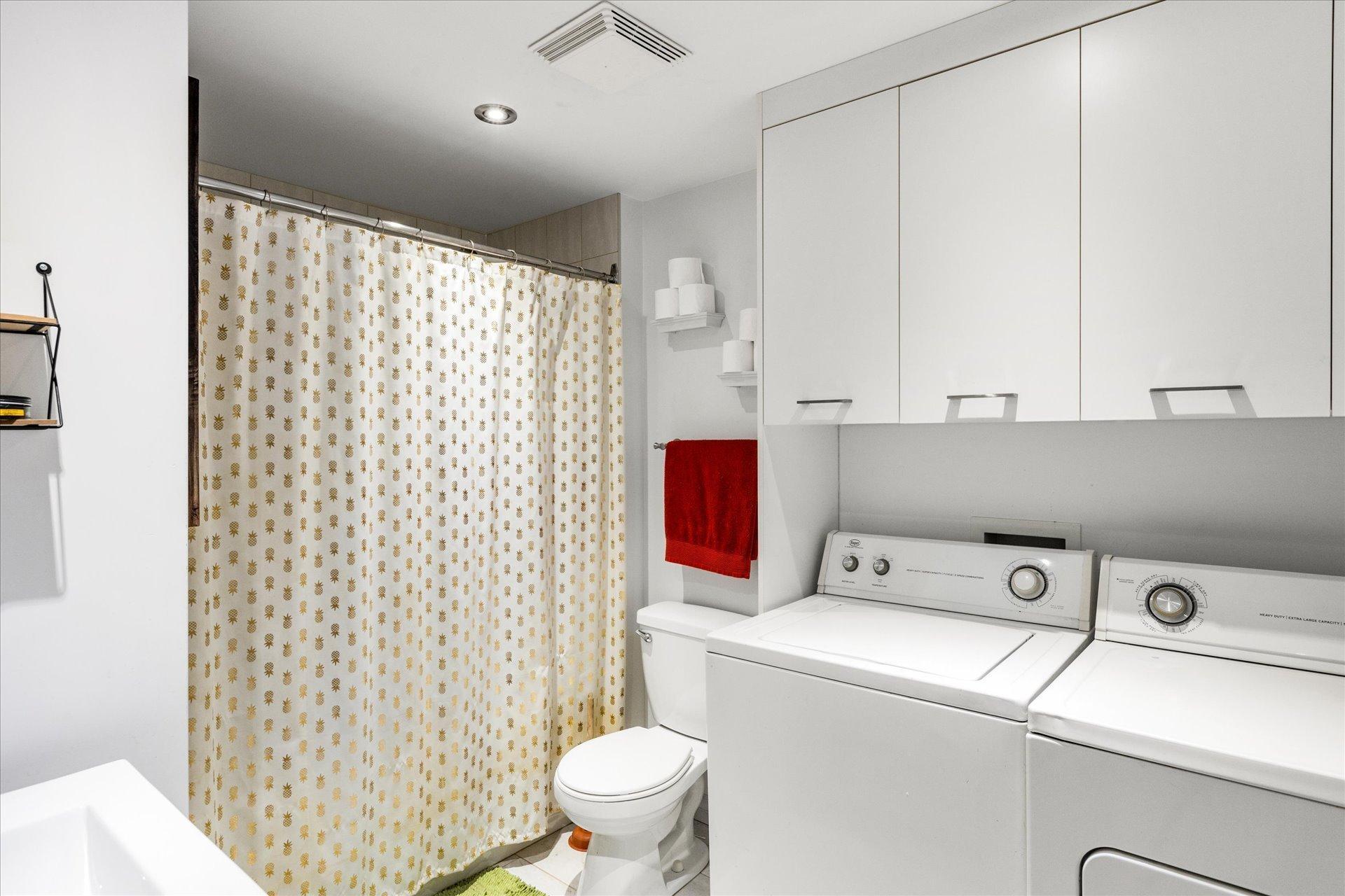 









625

 - 631


Av. de Grand-Mère

,
Shawinigan,




QC
G9T2H6

