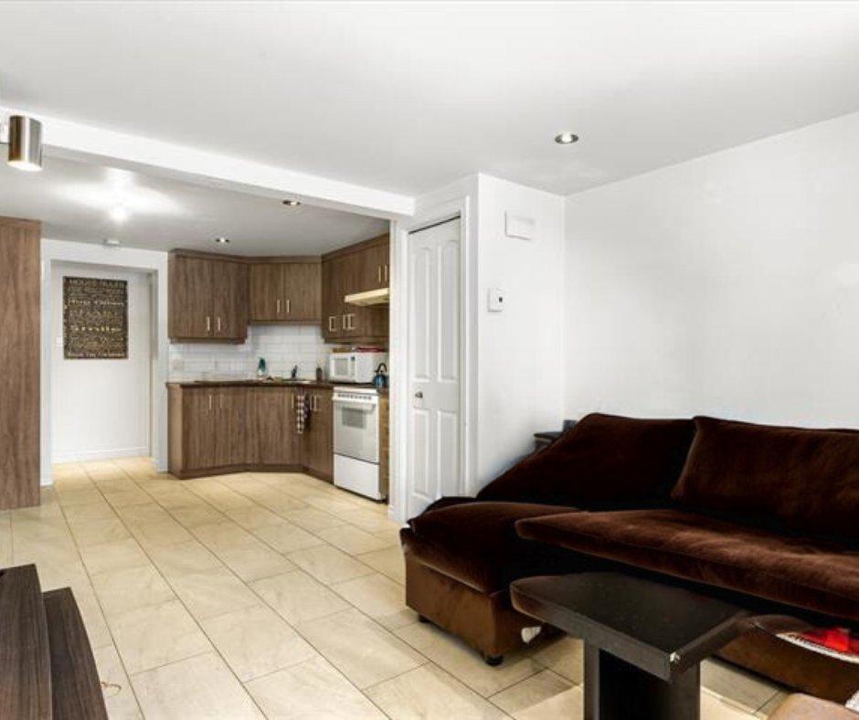 









625

 - 631


Av. de Grand-Mère

,
Shawinigan,




QC
G9T2H6

