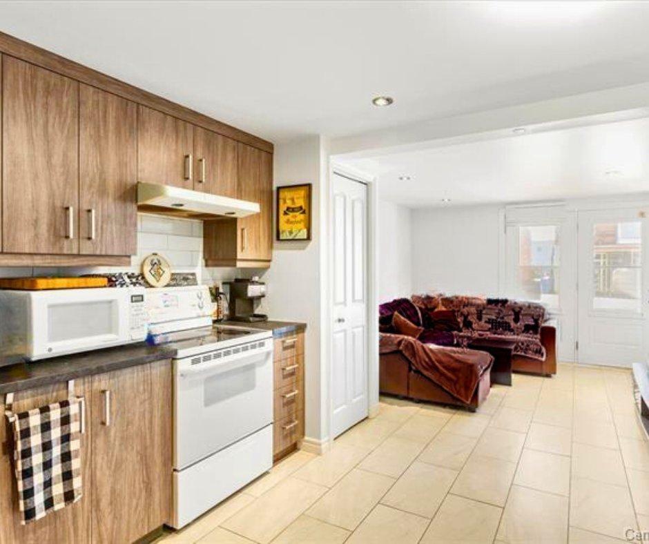 









625

 - 631


Av. de Grand-Mère

,
Shawinigan,




QC
G9T2H6

