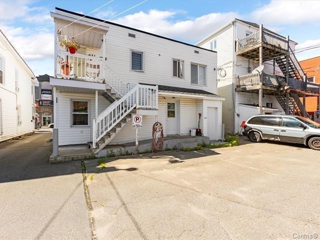 









625

 - 631


Av. de Grand-Mère

,
Shawinigan,




QC
G9T2H6

