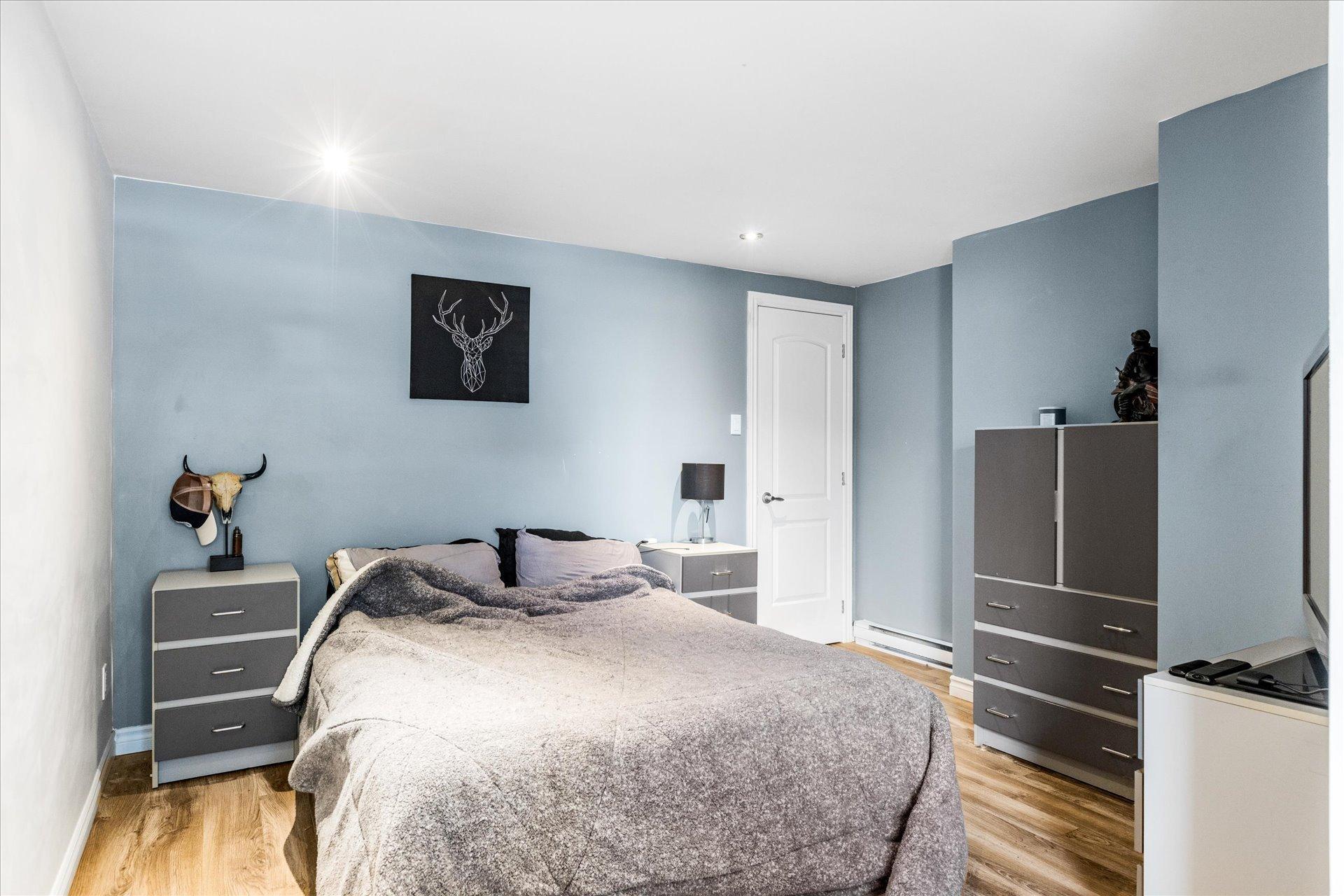 









625

 - 631


Av. de Grand-Mère

,
Shawinigan,




QC
G9T2H6


