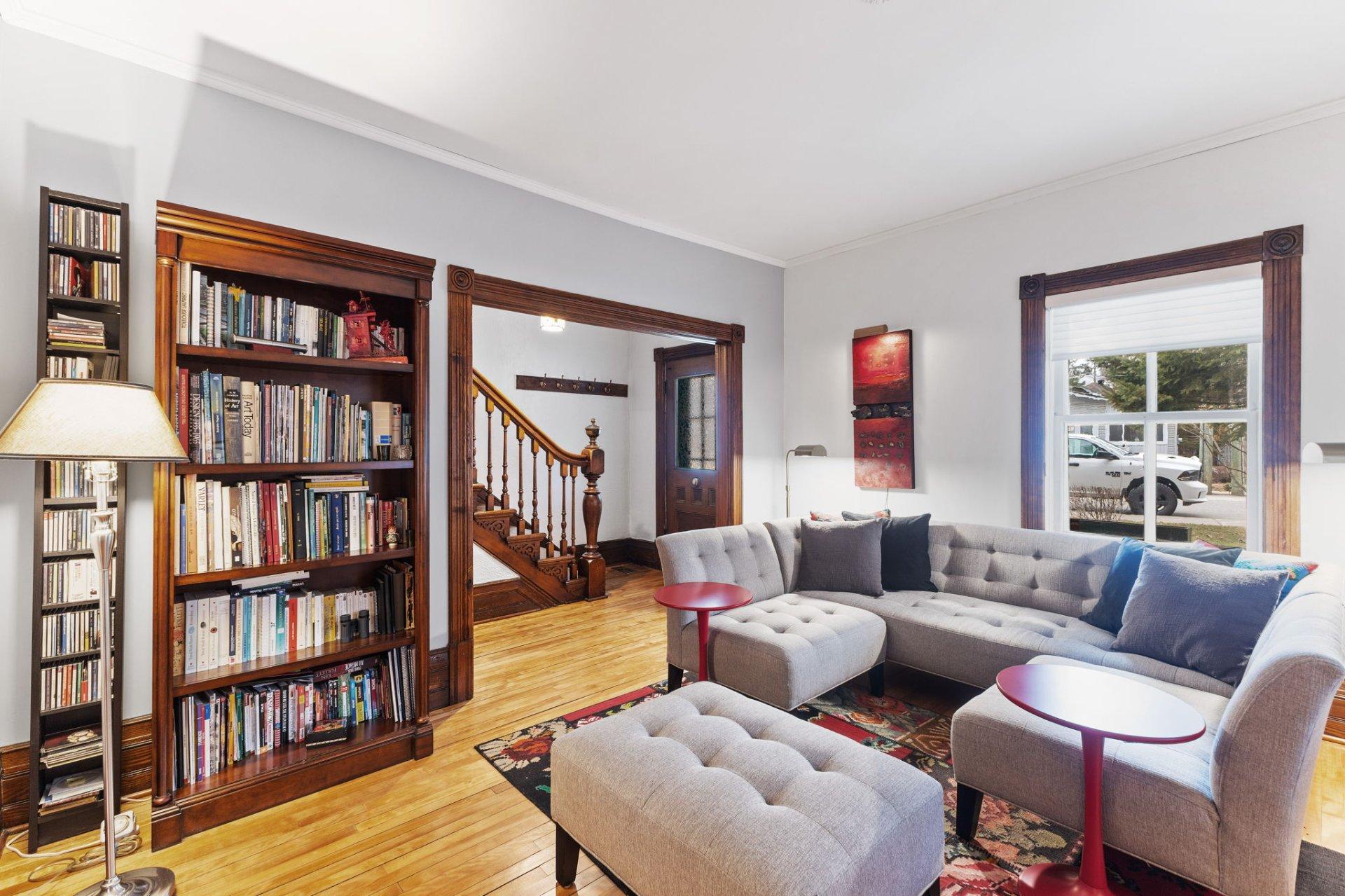 









9


Ch. Donaldson

,
Gatineau (Buckingham),




QC
J8L1Y6

