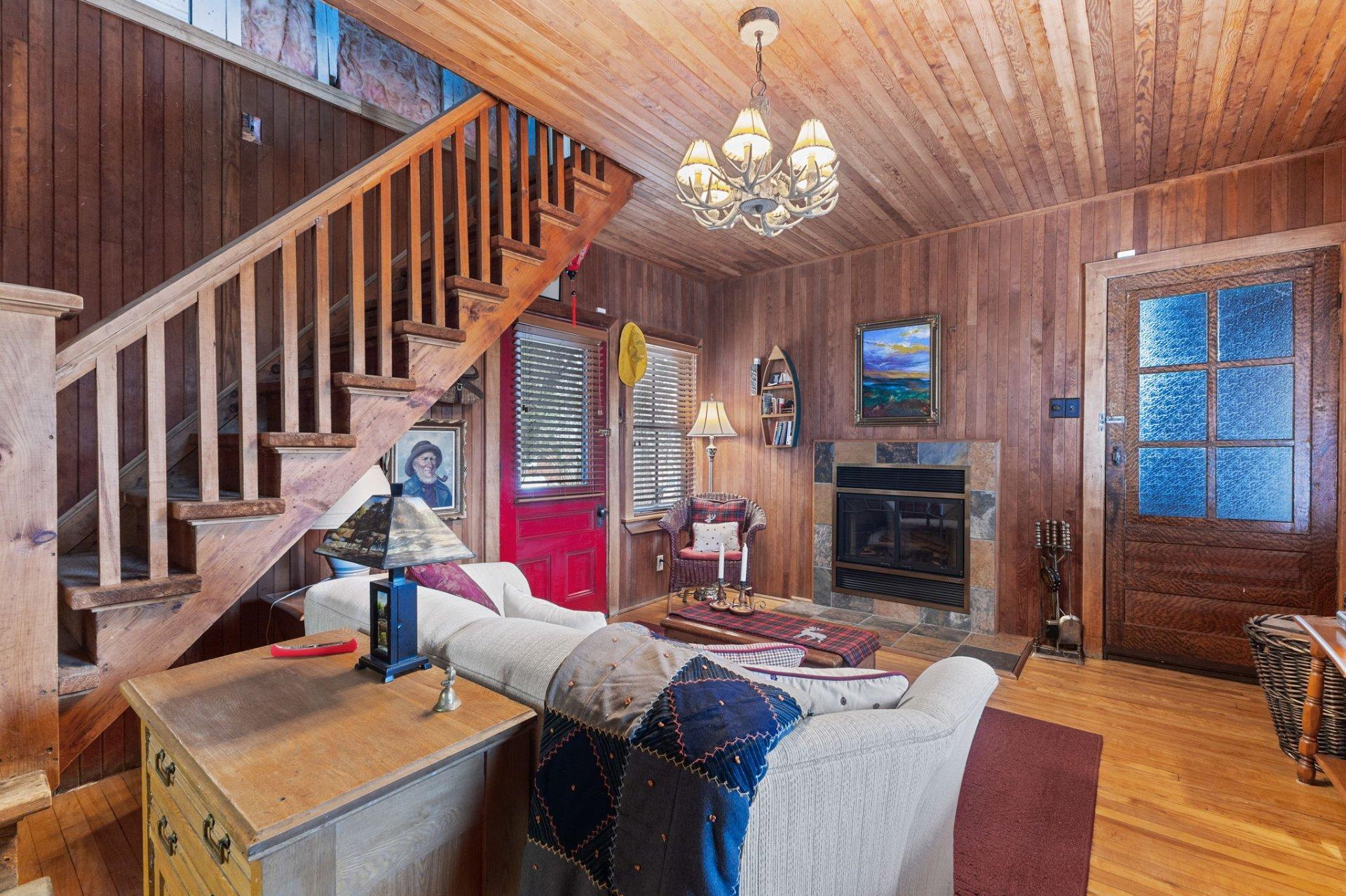 









9


Ch. Donaldson

,
Gatineau (Buckingham),




QC
J8L1Y6

