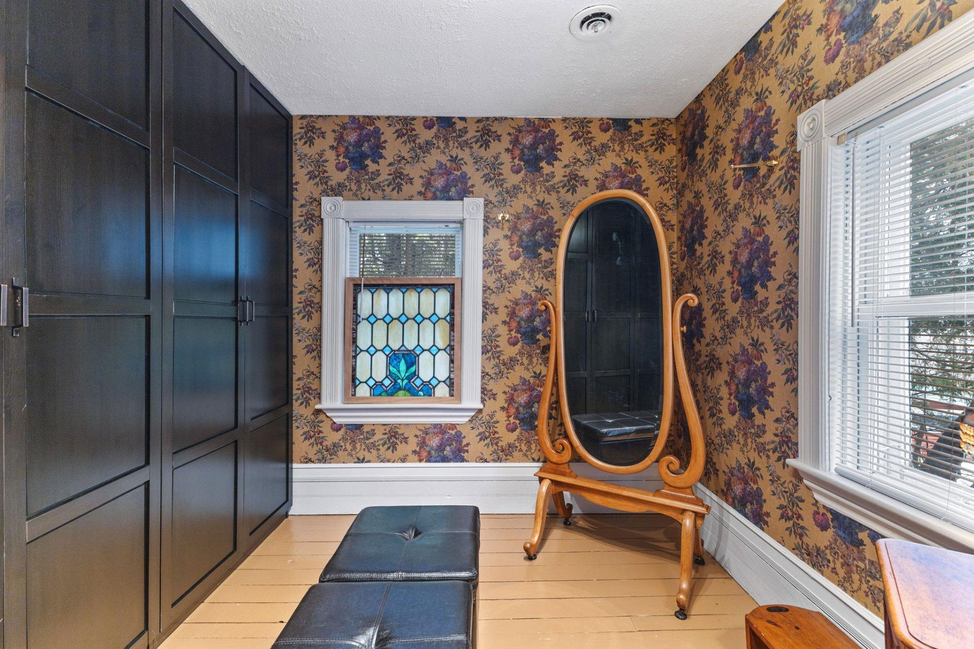 









9


Ch. Donaldson

,
Gatineau (Buckingham),




QC
J8L1Y6


