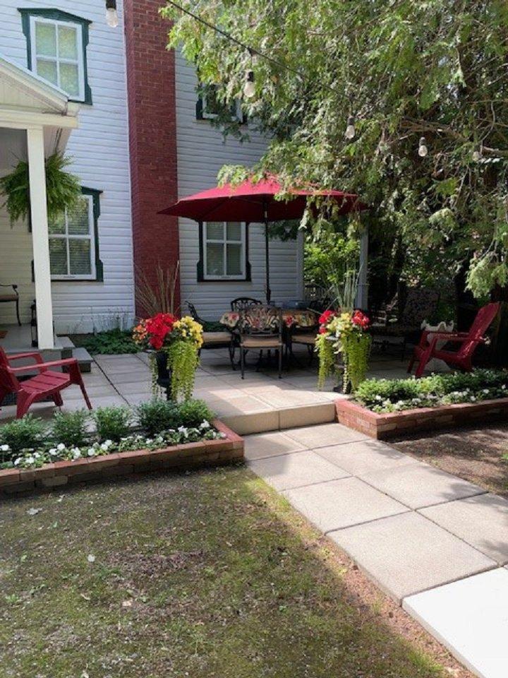 









9


Ch. Donaldson

,
Gatineau (Buckingham),




QC
J8L1Y6

