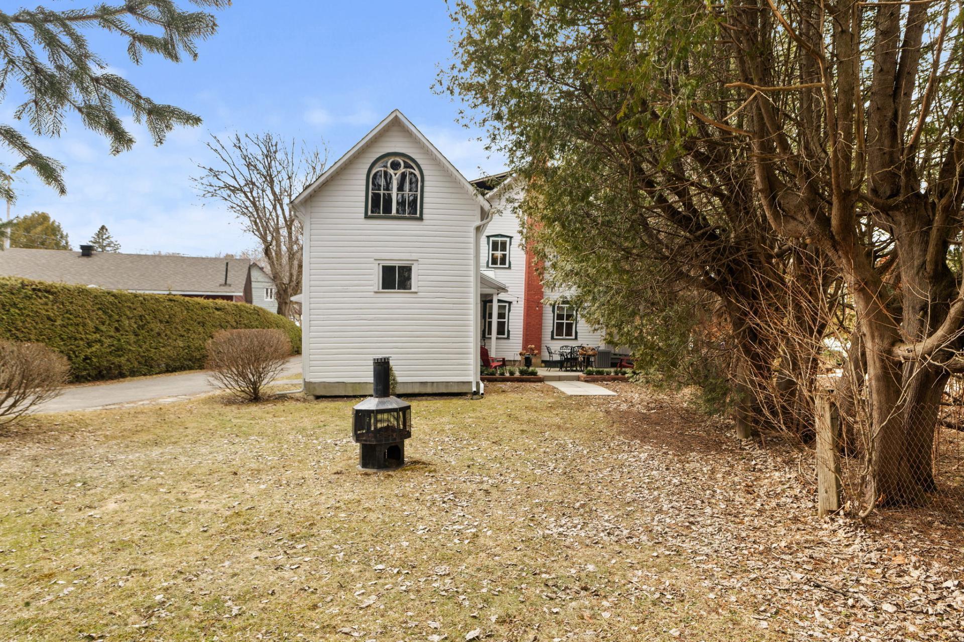 









9


Ch. Donaldson

,
Gatineau (Buckingham),




QC
J8L1Y6

