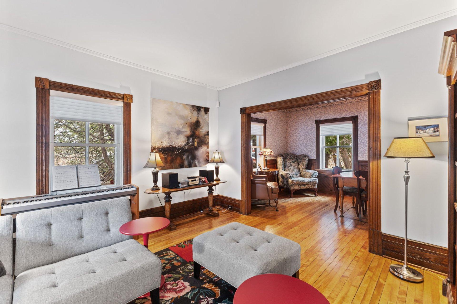 









9


Ch. Donaldson

,
Gatineau (Buckingham),




QC
J8L1Y6

