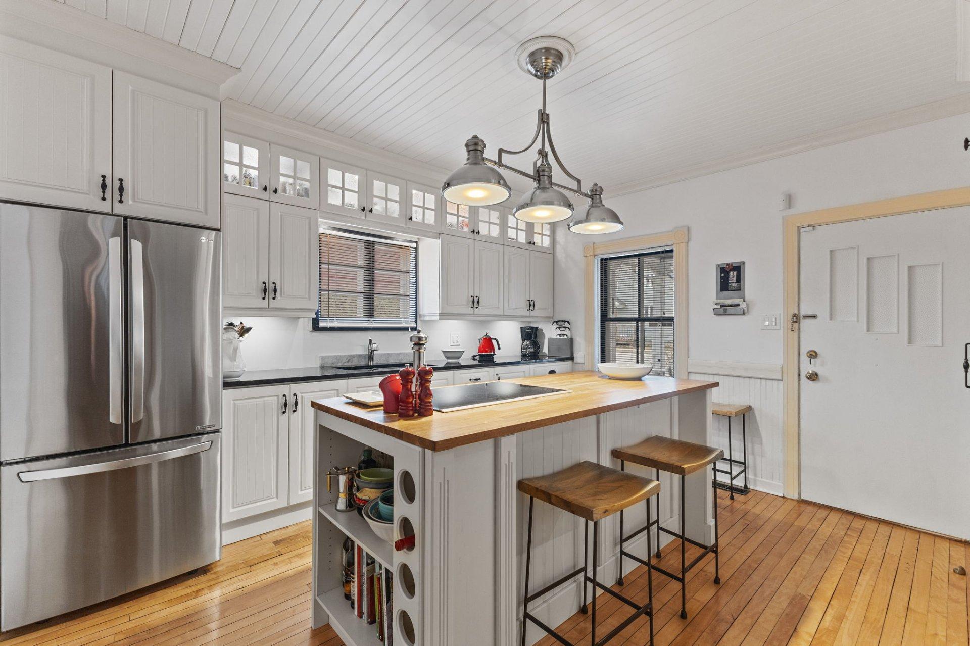 









9


Ch. Donaldson

,
Gatineau (Buckingham),




QC
J8L1Y6

