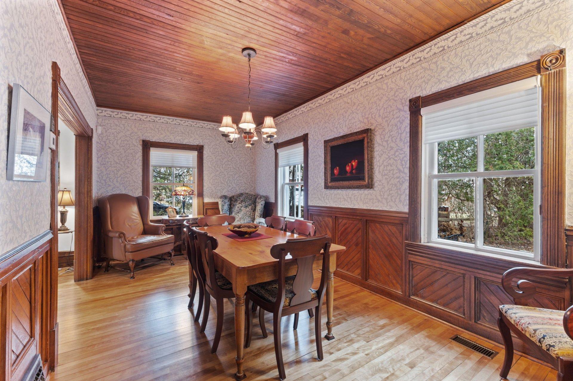









9


Ch. Donaldson

,
Gatineau (Buckingham),




QC
J8L1Y6

