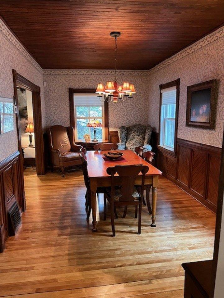 









9


Ch. Donaldson

,
Gatineau (Buckingham),




QC
J8L1Y6


