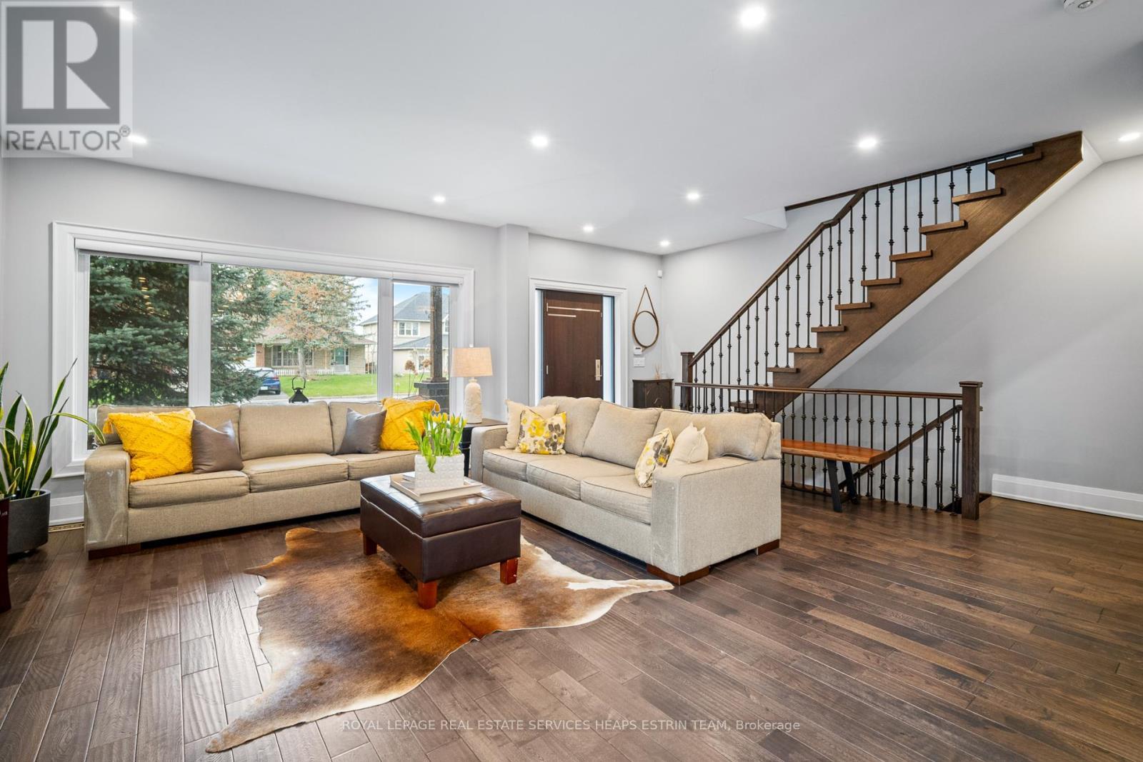 












7 FOREST PATH COURT

,
Toronto,




Ontario
M9V1L4

